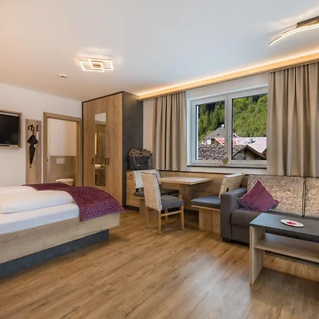 Lech Aparthotel Holzgau