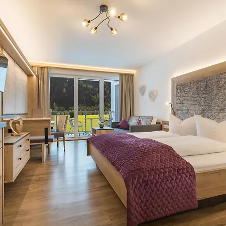 Lech Aparthotel 4*