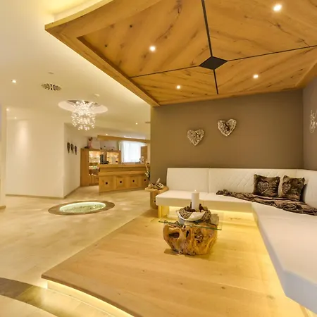 Lech Aparthotel 4*